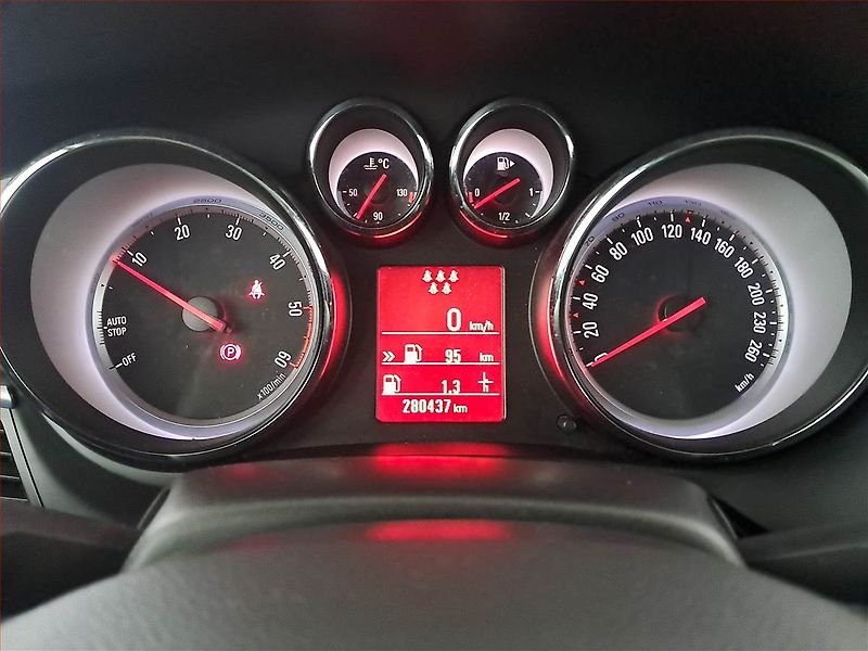 Opel Zafira (2013) 2.0 CDTI, 7 míst, Tempomat - fotka 11 z 20