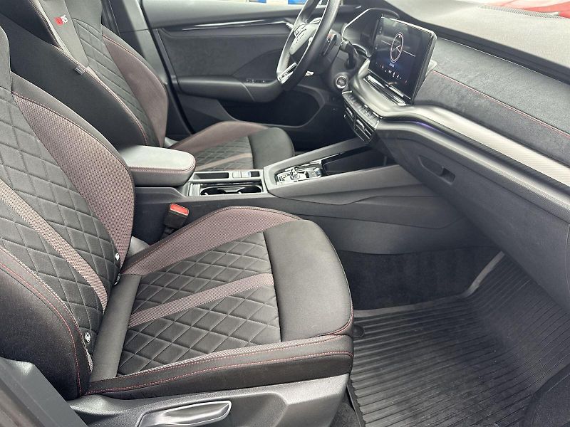 Škoda Octavia (2021) 2.0 TSI DSG RS - fotka 9 z 36