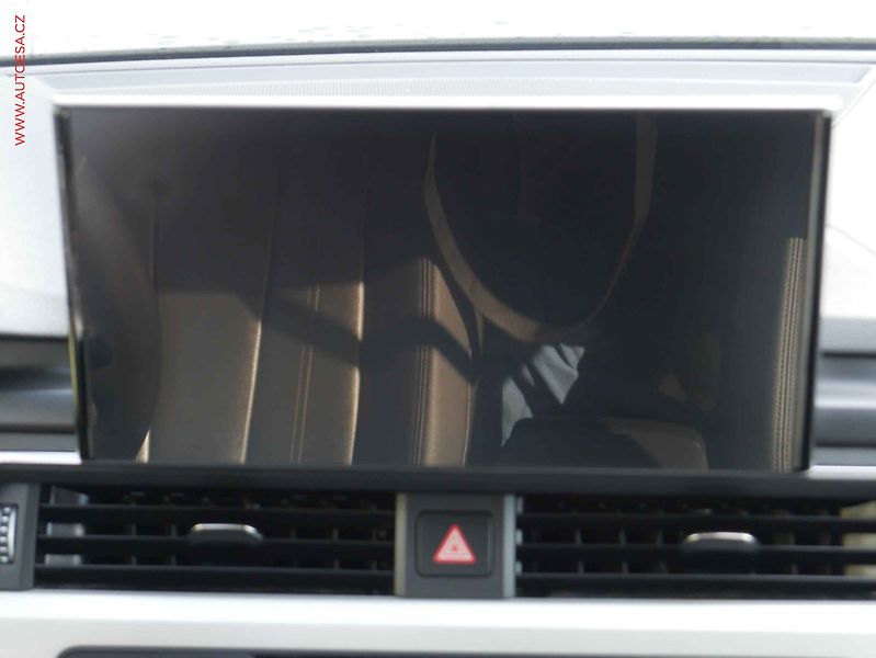 Audi A4 (2023) 2.0TDi, AT, LED, kůže, +ALU - fotka 11 z 19