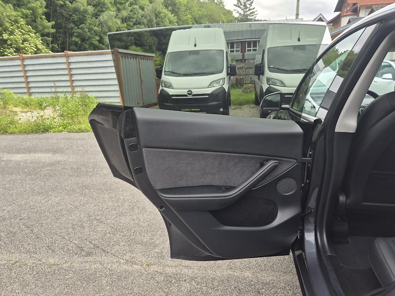 Tesla Model Y LONGE RANGE DUAL MOTOR SOH 87% - fotka 39 z 50