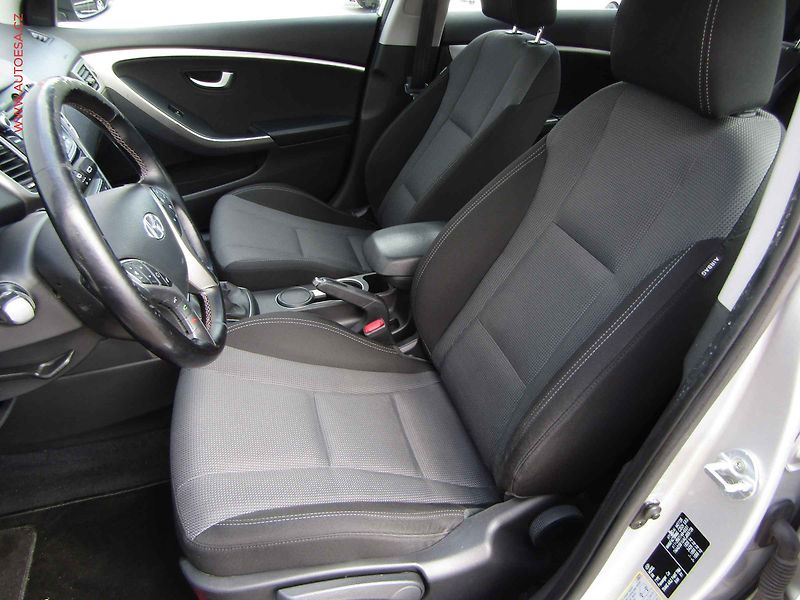 Hyundai i30 (2013) 1.6CRDi, ČR, Klima - fotka 9 z 18