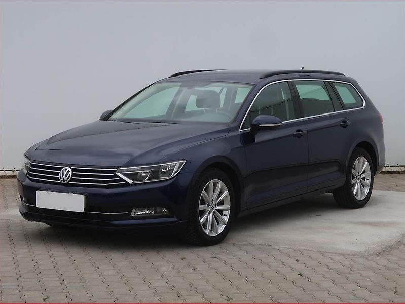 Volkswagen Passat (2017) 1.6 TDI, Automat, Navi - fotka 2 z 18