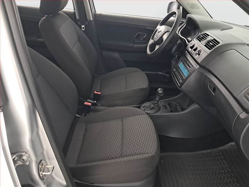 Škoda Fabia (2011) 1.2 TSI, Automat, Serv.kniha - fotka 9 z 15