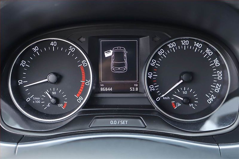 Škoda Fabia (2016) Ambition 1.2 TSI, Serv.kniha - fotka 11 z 19