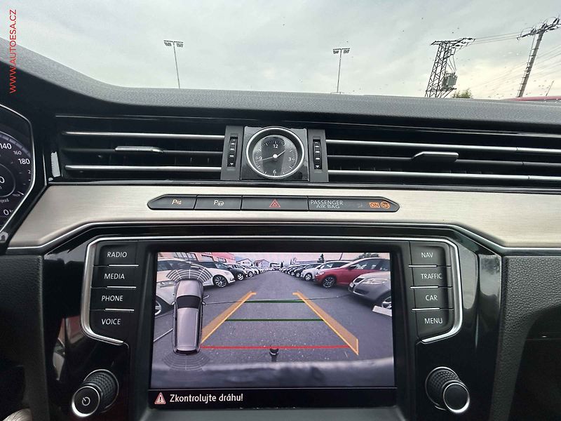 Volkswagen Passat (2015) 2.0TDi, DSG, navi, kůže - fotka 17 z 20