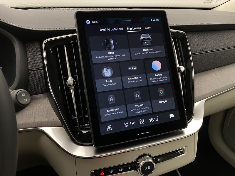 Volvo XC90 (2026) T8 AWD Plug-in DARK ULTRA - fotka 53 z 79