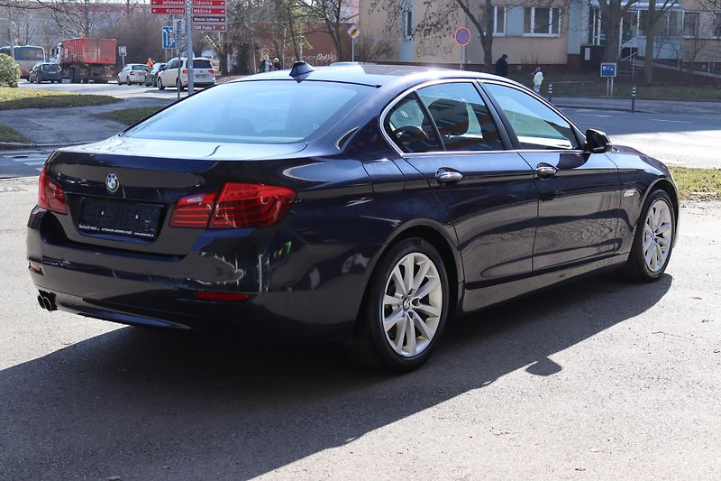 BMW Řada 5 530D XDRIVE F10 190kW - fotka 11 z 50