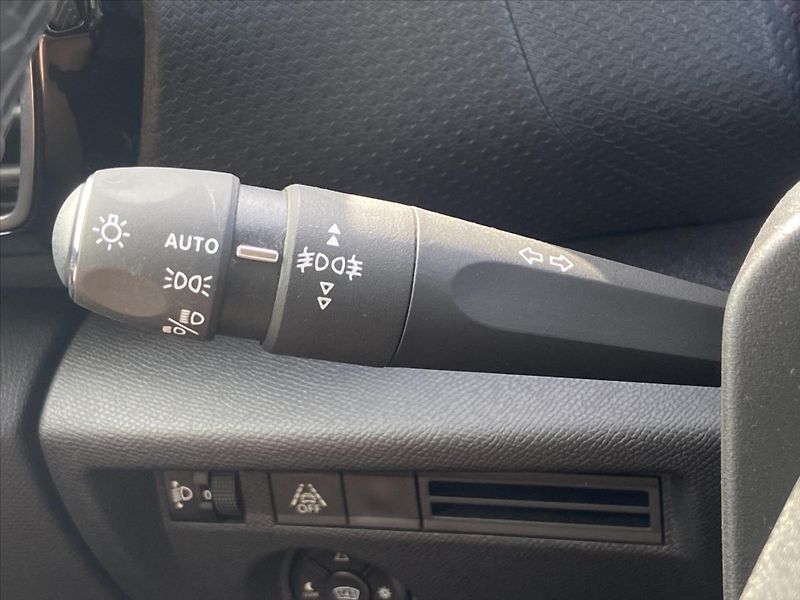 Citroën C4 1,2 PT 96kW Shine Aut Kůže HUD - fotka 18 z 34