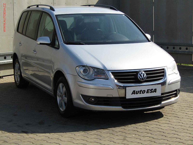 Volkswagen Touran (2007) 2.0 TDi, autoAC, temp - fotografie inzerátu