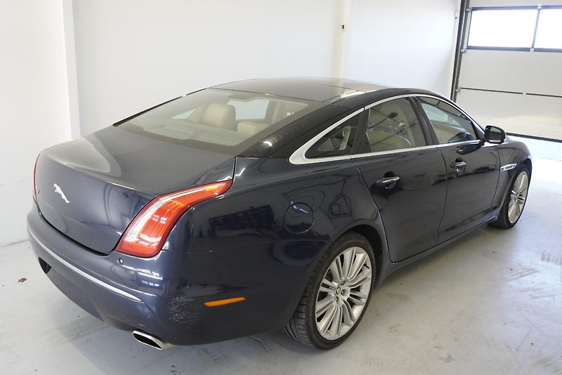 Jaguar XJ 5.0 V8 PREMIUM LUXURY - fotka 18 z 53