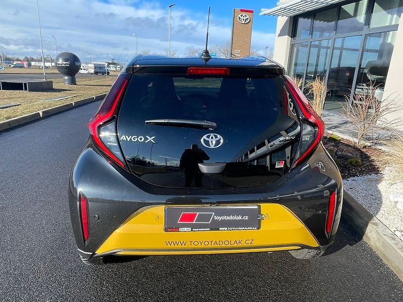 Toyota Aygo 1.5 Hybrid 116HP GR-SPORT - fotka 11 z 27