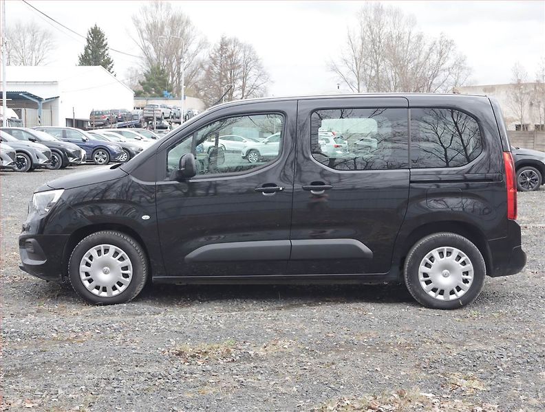 Opel Combo (2020) Edition 1.2 Turbo, 7Míst, 1Maj - fotka 3 z 18