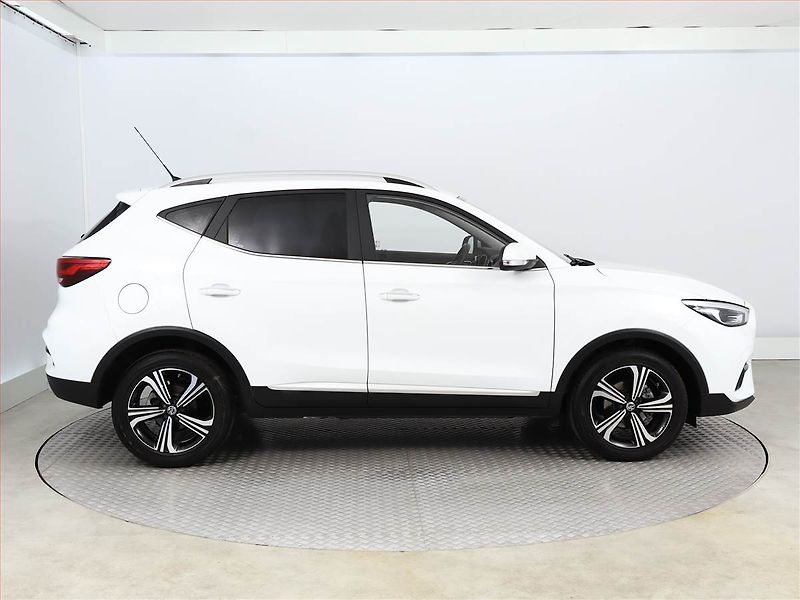 MG ZS (2023) Essential 1.5, Serv.kniha - fotka 6 z 14