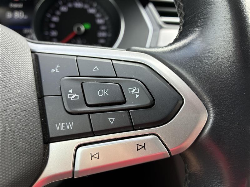 Volkswagen Passat 2,0 TAŽNÉ,KAMERA,APP-CONNECT - fotka 19 z 31