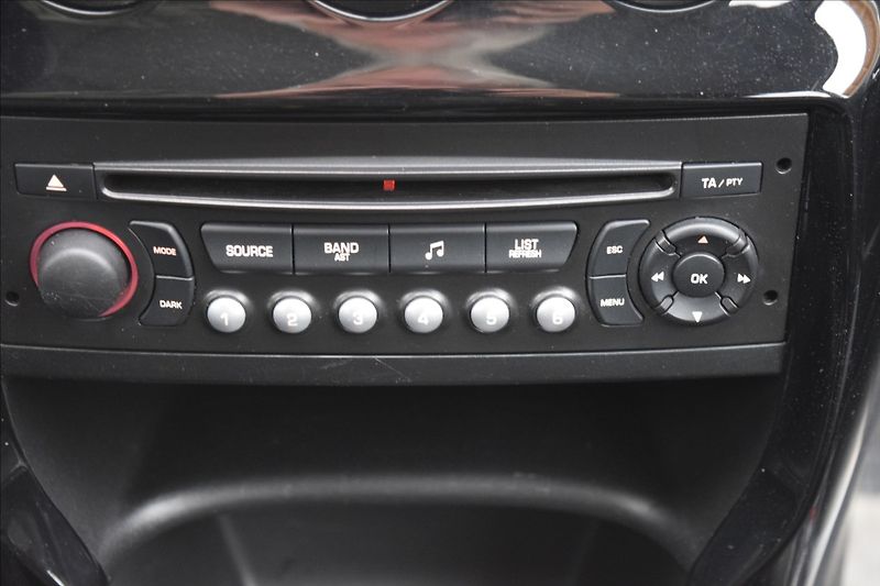 Citroën C3 1,1 i 44KW PO SERVISE NOVÁ STK - fotka 34 z 40