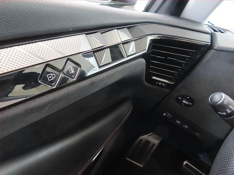 DS Automobiles DS4 (2022) Performance Line 1.6 PureTech - fotka 14 z 14