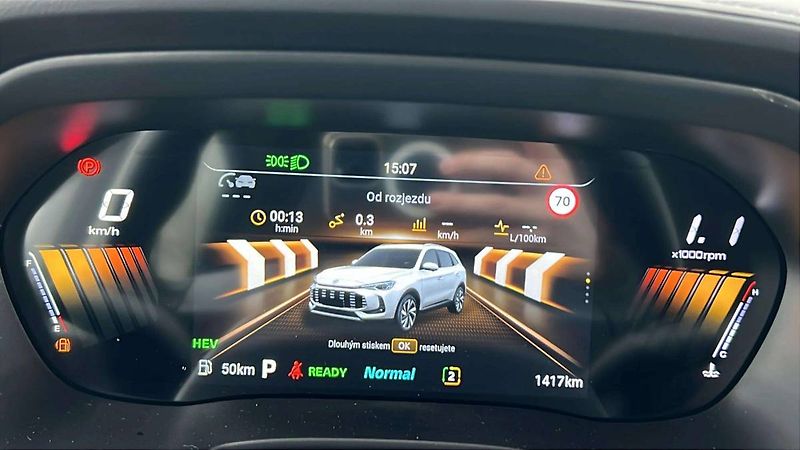 MG ZS HEV EXCLUSIVE 1.5L (145kW) SUV - fotka 19 z 49