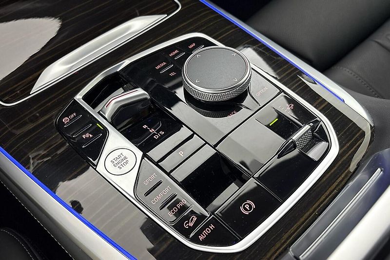 BMW X7 xDrive40d - fotka 11 z 30