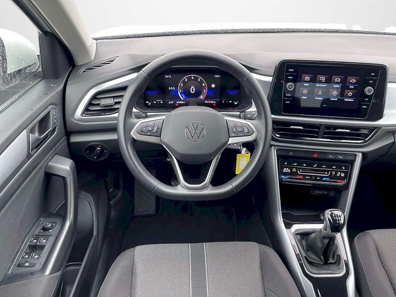 Volkswagen T-Roc (2023) 1.0 TSI 81 kW Life - fotka 6 z 31