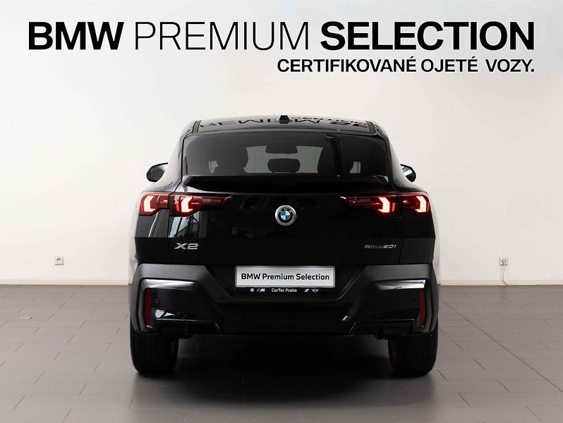 BMW X2 sDrive20i - fotka 5 z 23