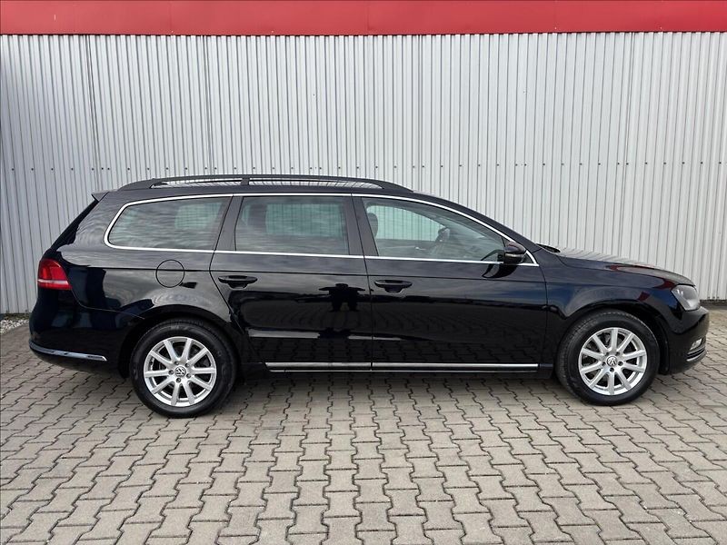 Volkswagen Passat Var. 2.0 TDi Comfortline - fotka 6 z 13