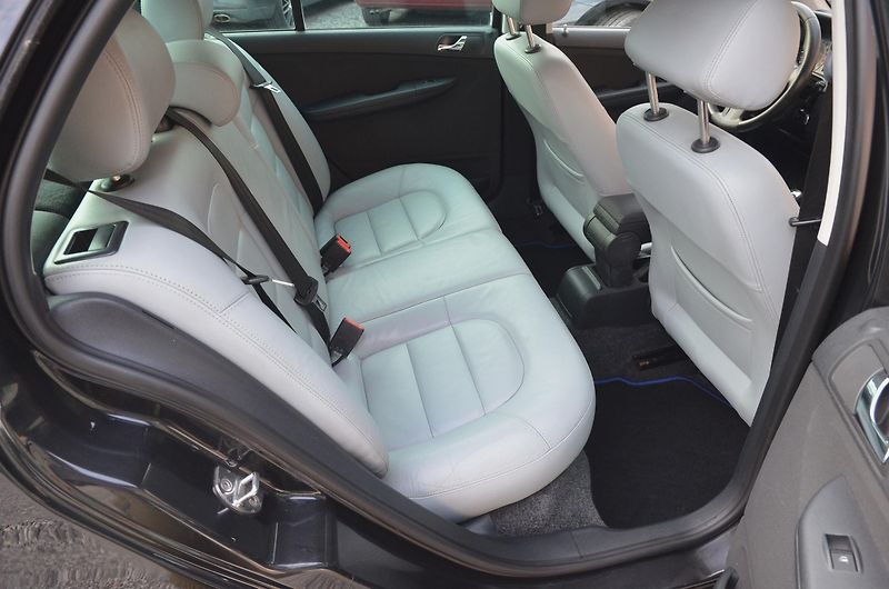 Škoda Fabia (2005) 1.9 TDi 74kW EDITION 100 - fotka 11 z 32