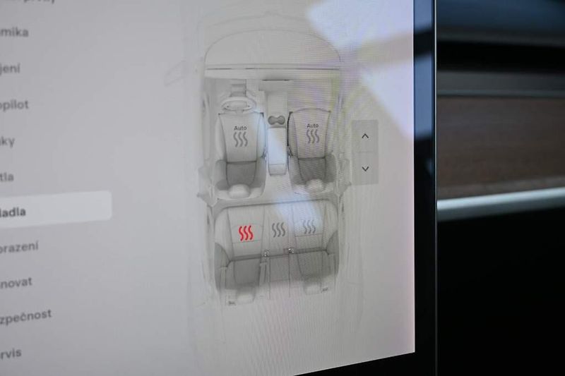 Tesla Model 3 (2019) RWD LED Kamera Range Plus 229 - fotka 20 z 33