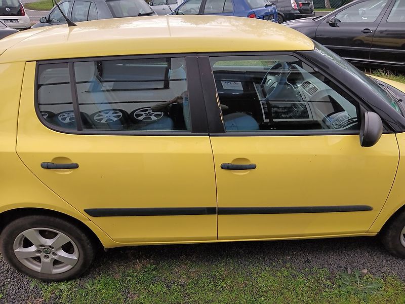Škoda Fabia 1.2 HTP Classic - fotka 6 z 18