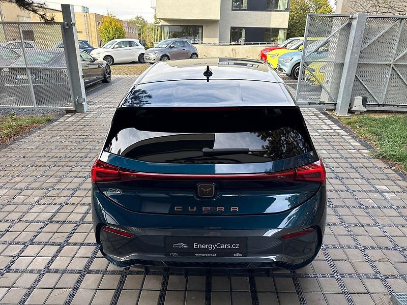 Cupra Born 170 kW eBoost FULL LED 63kWh - fotka 36 z 39