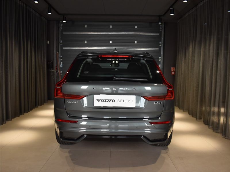 Volvo XC60 2,0 B5 AWD Plus BLIS,Bezklíč - fotka 6 z 22