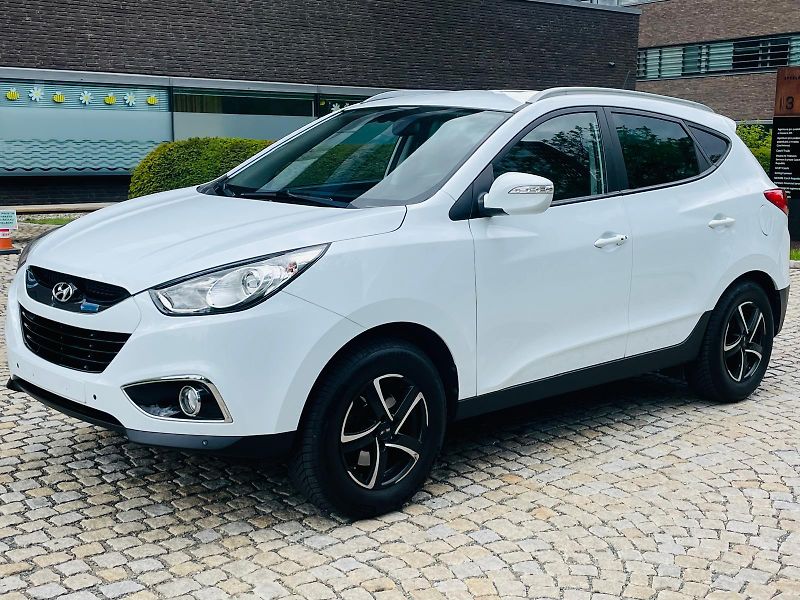 Hyundai ix35 2.0i 4x4 1MAJIITEL KAMER TAŽNÉ - fotka 4 z 46