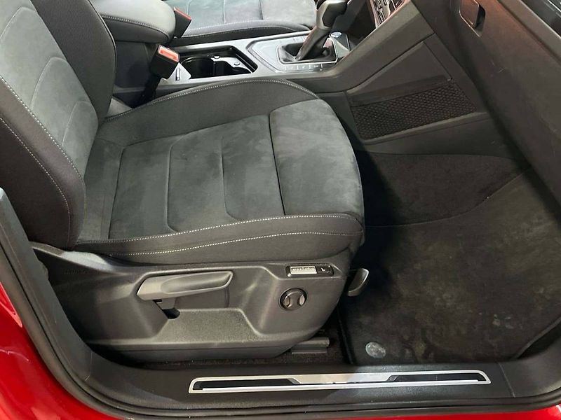 Volkswagen Tiguan (2023) Elegance 1.5 TSI DSG - fotka 11 z 20