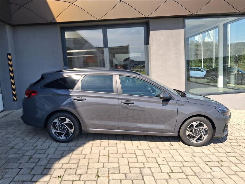 Hyundai i30 (2026) 1,0   T-GDI MT GO CZECH - fotka 3 z 13