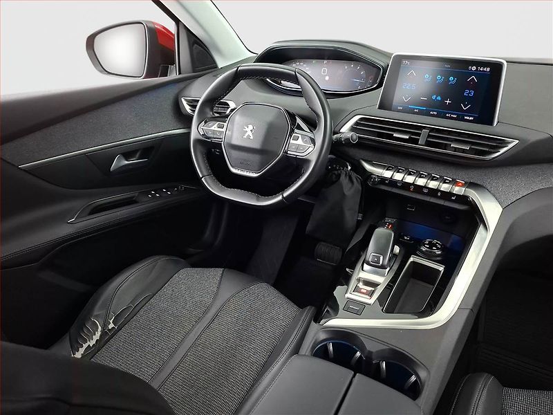 Peugeot 3008 (2019) Allure 1.6 PureTech, Automat - fotka 7 z 22