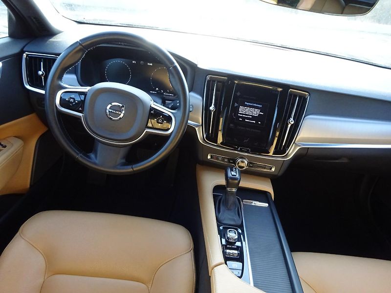 Volvo V90 D4 140kW BUSINESS PLUS DPH - fotka 6 z 32