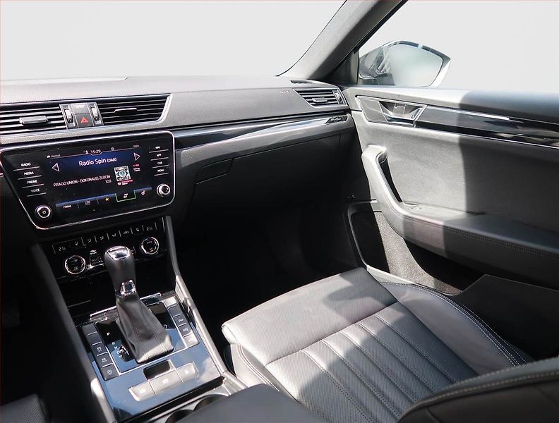 Škoda Superb (2024) Laurin&Klement 2.0 TDI - fotka 8 z 23