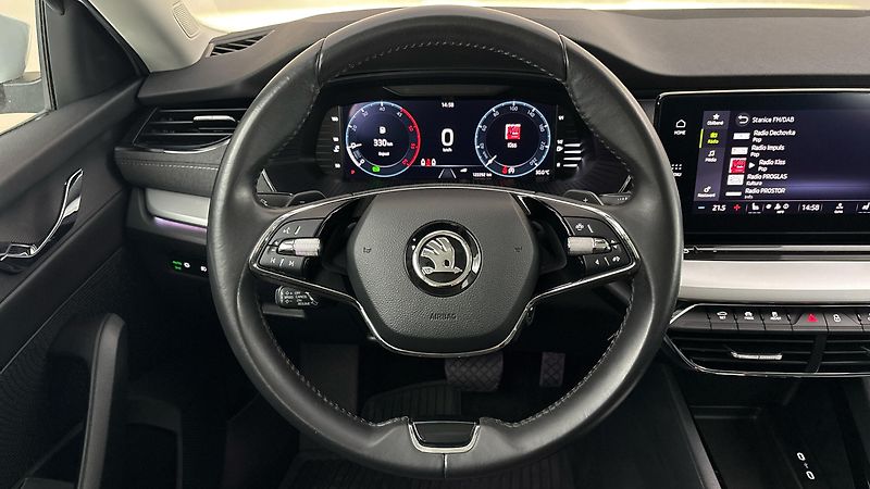 Škoda Octavia 2.0 TDI DSG Style Combi - fotka 9 z 27