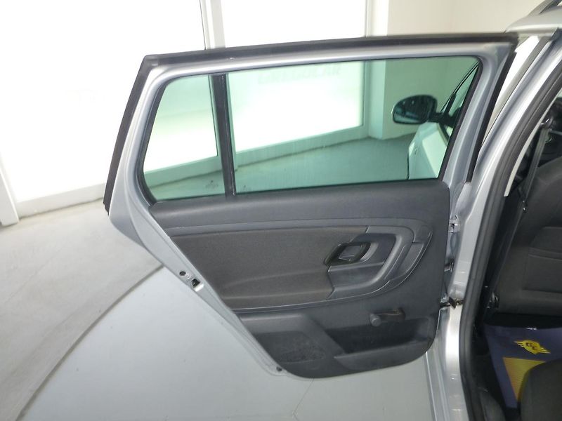 Škoda Fabia (2011) 1,2TSI*KLIMATIZ**ALU KOLA**ESP - fotka 12 z 23