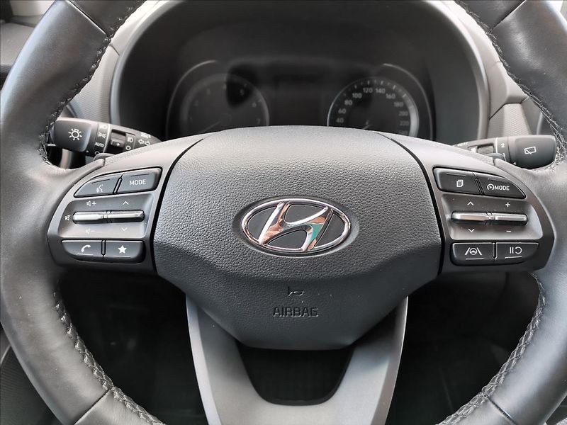 Hyundai Kona 1,6 T-GDI 145kW Smart AT - fotka 13 z 19