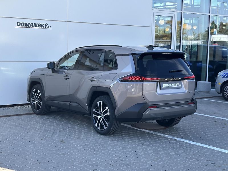 Toyota RAV4 (2026) EXECUTIVE Skyview 2,5 PHEV 4x4 - fotka 4 z 14