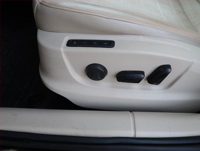 Škoda Octavia (2013) Elegance 1.8 TSI, Serv.kniha - fotka 21 z 23