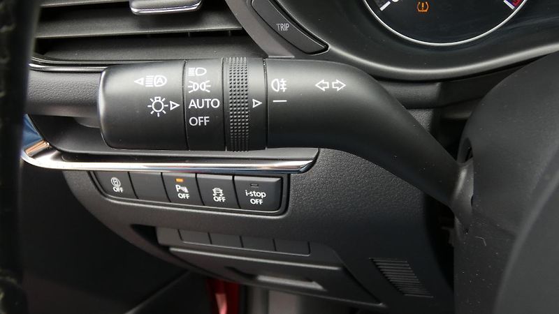 Mazda 3 2.0 e-Skyactiv Prime-Line - fotka 10 z 22