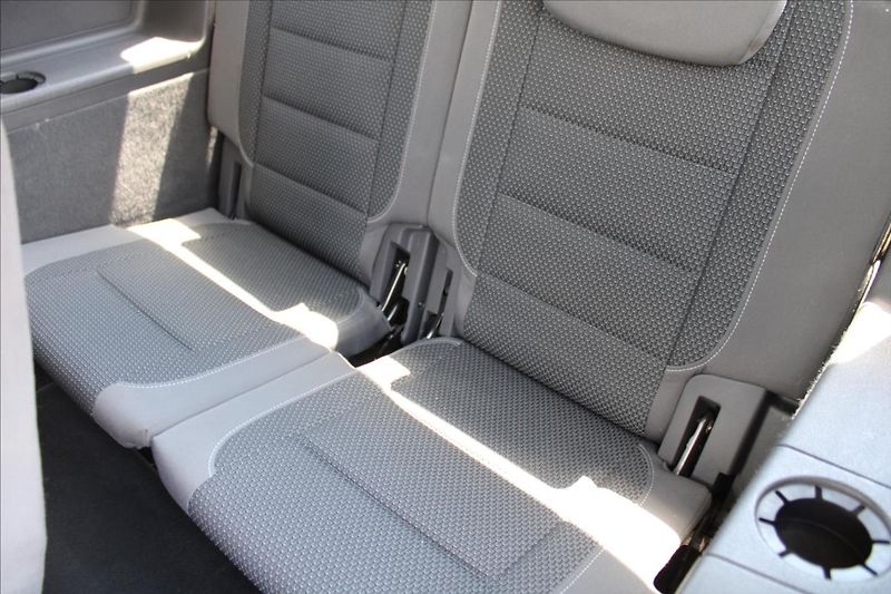 Volkswagen Touran 1,2 TSI  7 MÍST,VÝHŘEVY - fotka 24 z 29