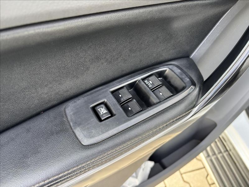 Ford Ranger 3,2 Limited 147kW DPH - fotka 24 z 37