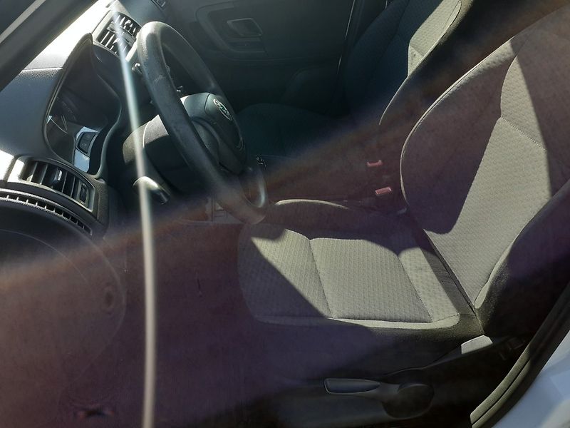 Škoda Fabia (2010) KOMBI 1.6 TDI - fotka 12 z 37