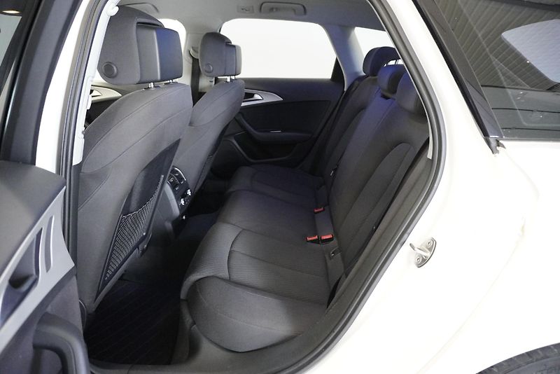 Audi A4 (2016) 2.0 TDI 140kW QUATTRO STRONIC - fotka 16 z 34