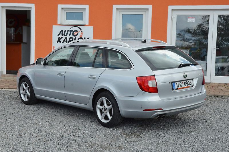 Škoda Superb (2011) 2.0 TDi 103kW AMBITION - fotka 4 z 31