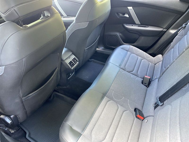 Citroën C4 (2021) 1.2 PureTech DSG - fotka 11 z 30