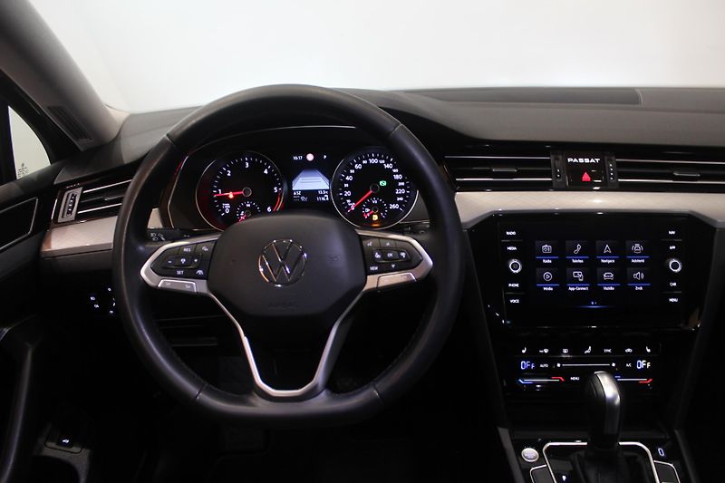 Volkswagen Passat (2021) 2.0TDI DSG Model 2022 - fotka 32 z 35