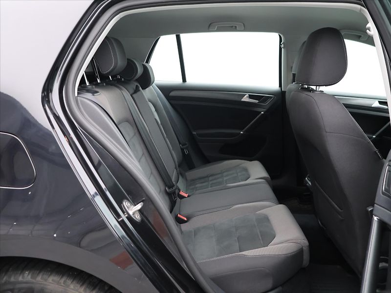 Volkswagen Golf 1,4 TSI 92kW CZ Comfortline - fotka 13 z 30